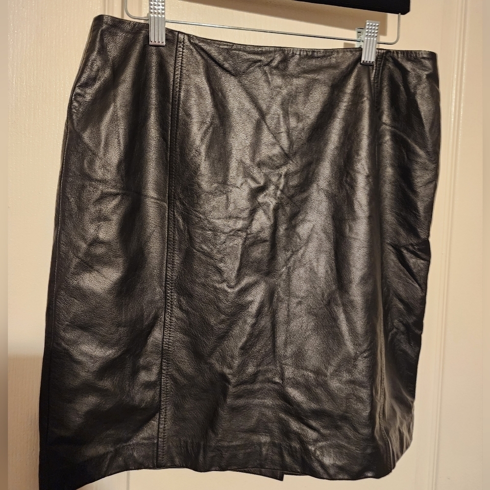 Black Ann Taylor 100% Black Leather Skirt Size 14p - Picture 2 of 6